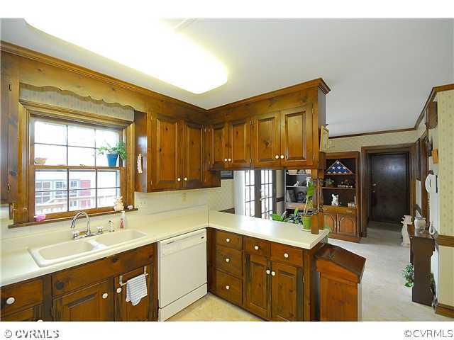 5319 Graymoss Road Richmond, VA 23234 - Photo 6 of 24 Kitchen