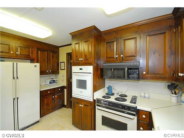 5319 Graymoss Road Richmond, VA 23234 - Photo 7 of 24 Kitchen