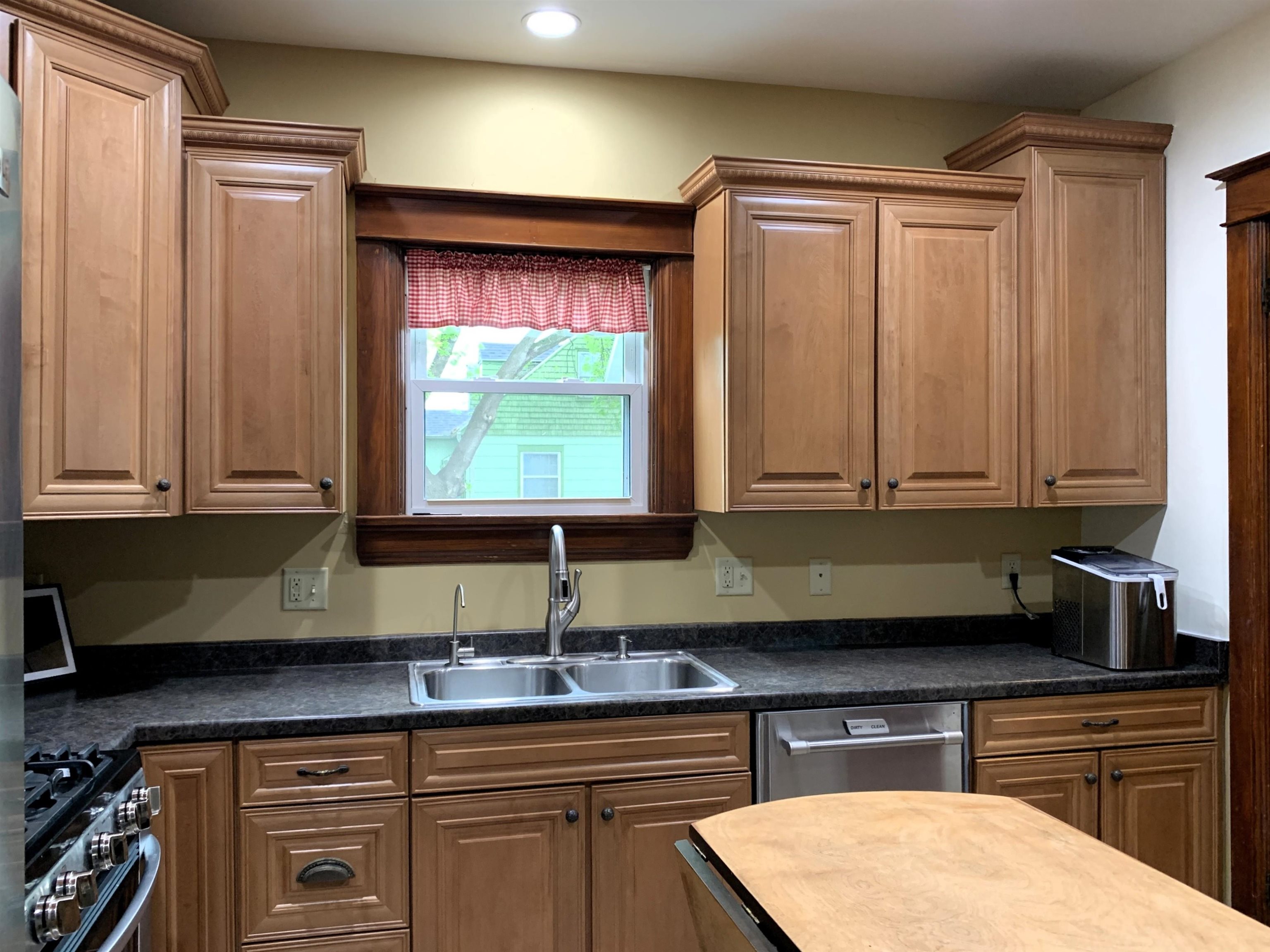 656 West James Street Columbus, WI 53925 - Photo 21 of 88