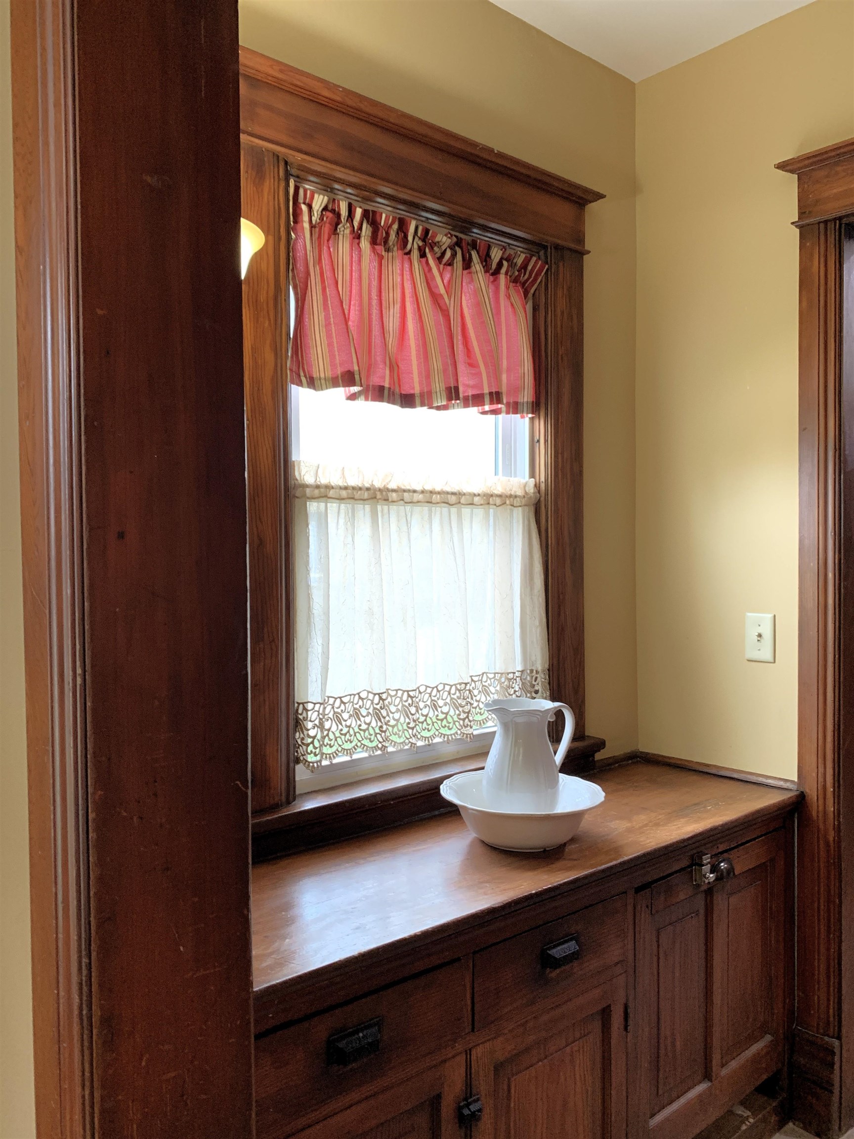 656 West James Street Columbus, WI 53925 - Photo 28 of 88