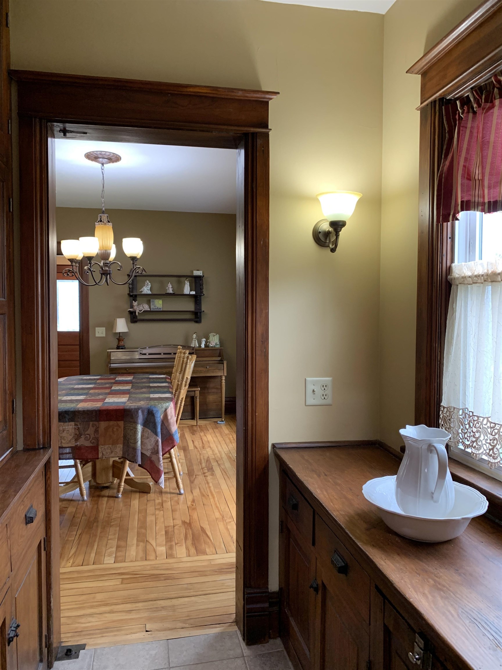 656 West James Street Columbus, WI 53925 - Photo 34 of 88