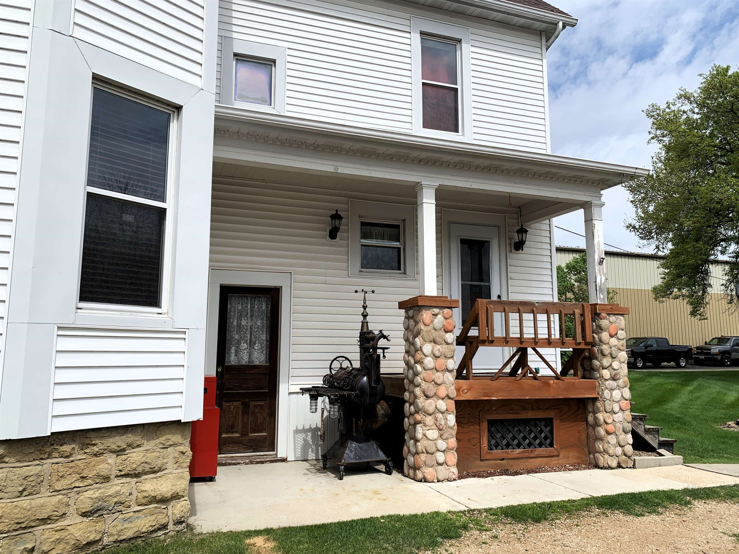656 West James Street Columbus, WI 53925 - Photo 9 of 88
