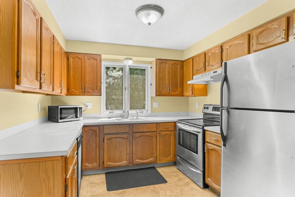 283 Privilege Street, Unit 4 Woonsocket, RI 02895 - Photo 9 of 23 Gallery Image 9