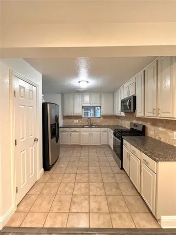 $2,550 | 1324 Maple Drive, Garland, TX 75040