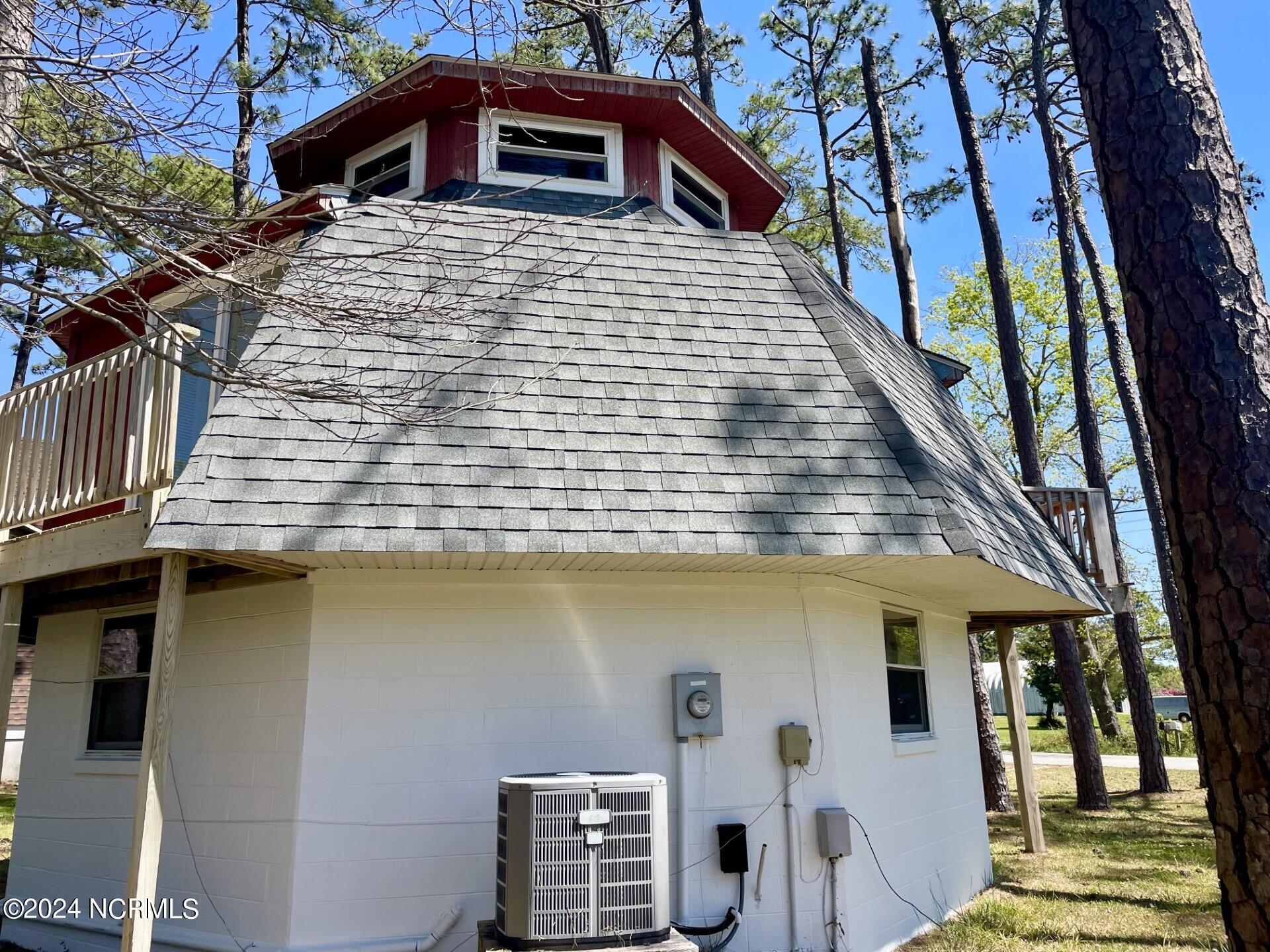 128 Crow Hill Road Beaufort, NC 28516 - Photo 5 of 21 Side