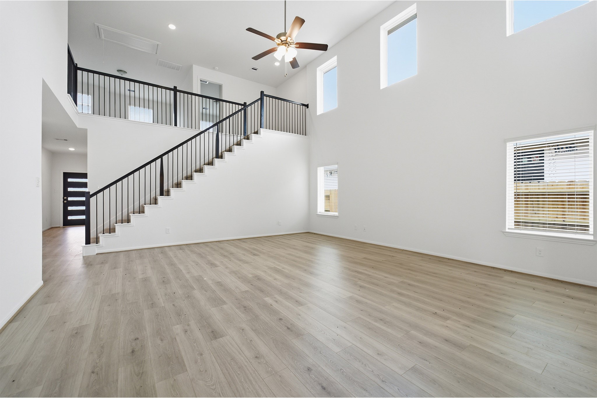 8015 Jasper Mdws Way Angleton, TX 77515 - Photo 7 of 34