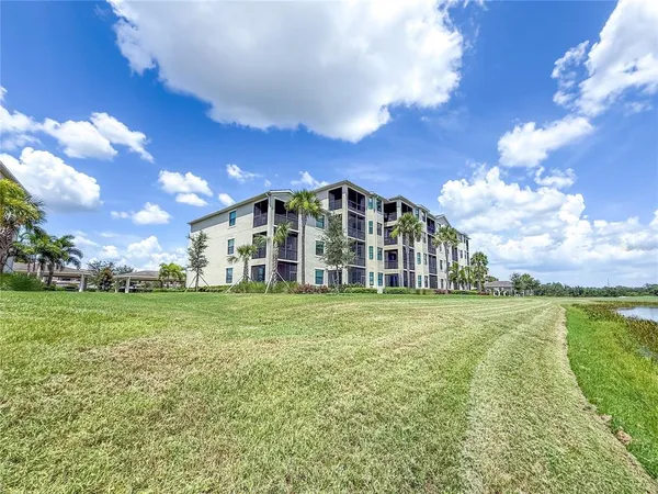 $4,500 | 17724 Gawthrop Drive, Unit 208, Bradenton, FL 34211