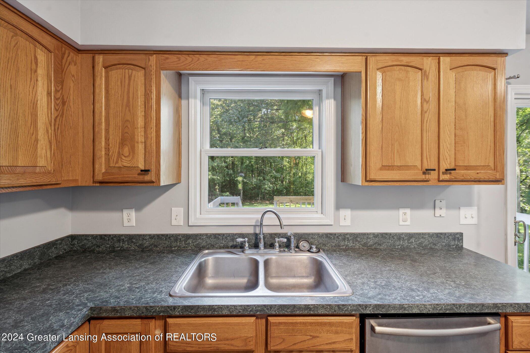 174 Newman Road Okemos, MI 48864 - Photo 15 of 54 13-174-Newman-Rd-Okemos-MI-48864-WindowS