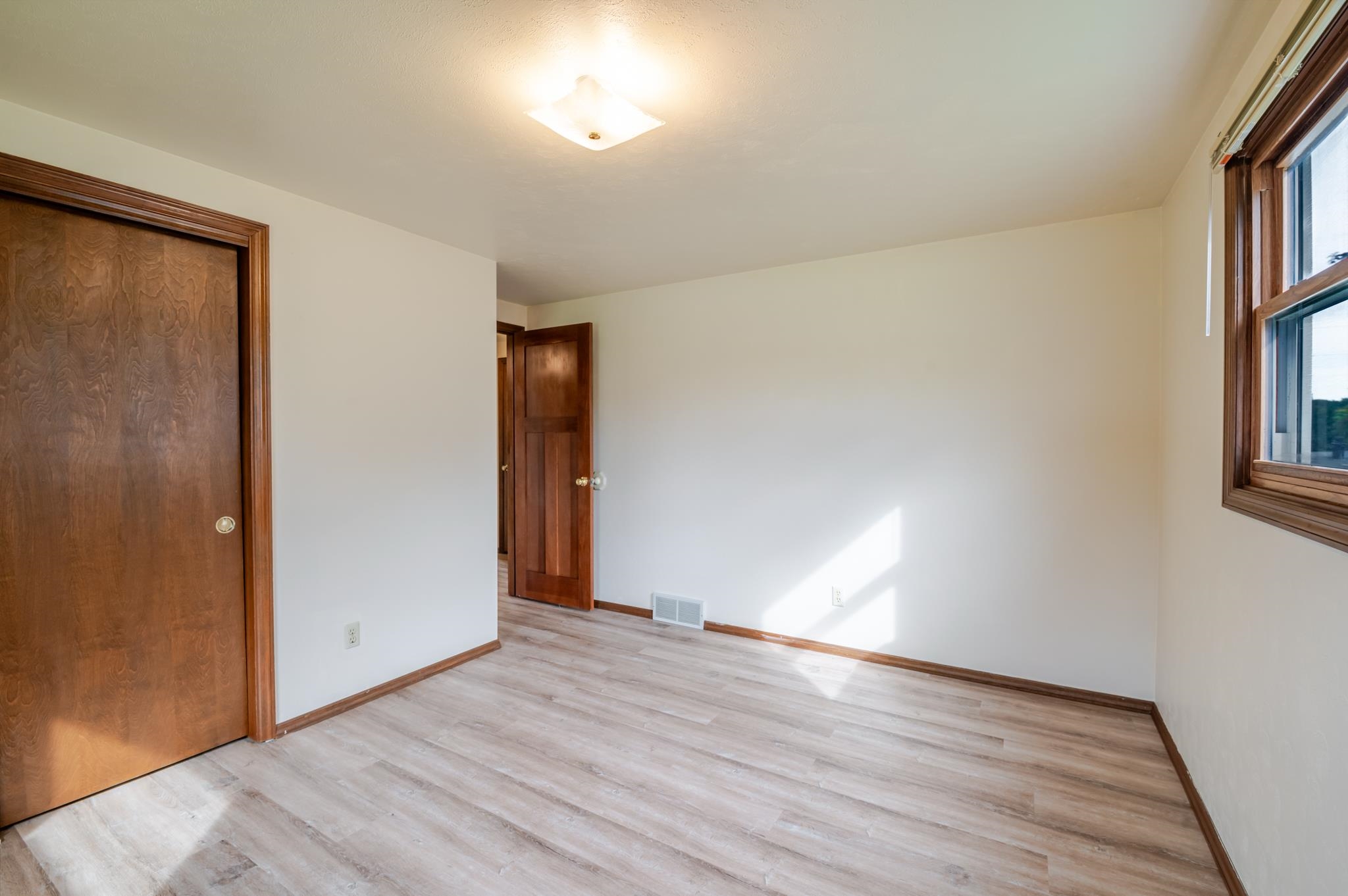 553 Delwiche Road Green Bay, WI 54302 - Photo 19 of 27 Gallery Image 19