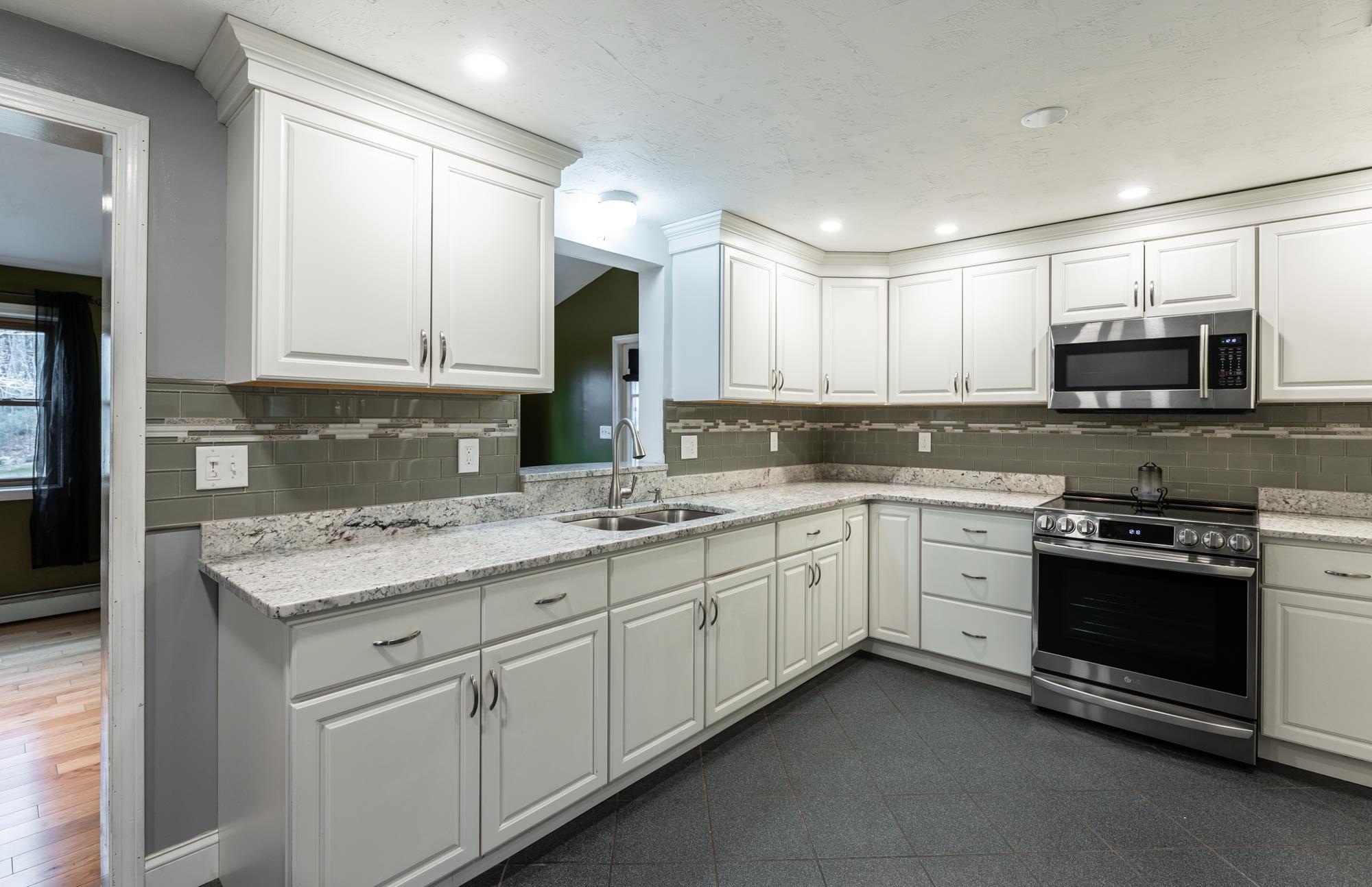 67b Kienia Road, Unit B Hudson, NH 03051 - Photo 13 of 37 Gallery Image 13