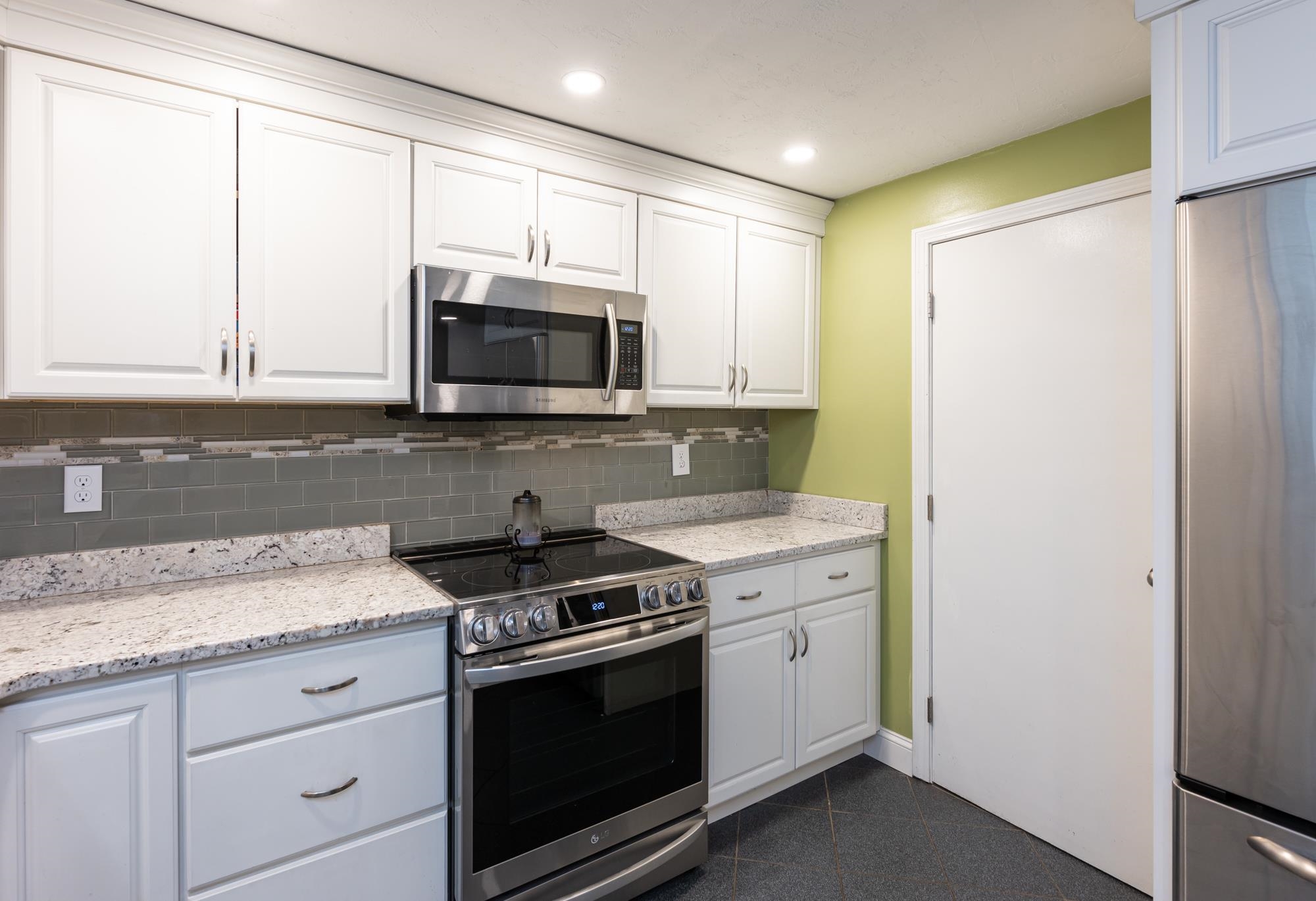 67b Kienia Road, Unit B Hudson, NH 03051 - Photo 33 of 37 Gallery Image 33