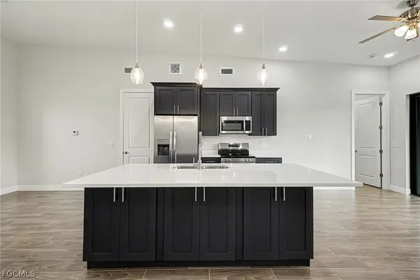 $2,150 | 3013 4th Street Southwest, Lehigh Acres, FL 33976