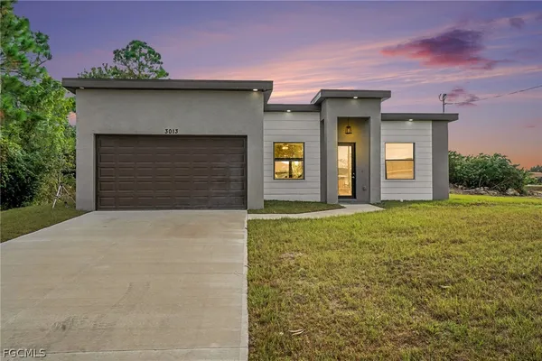 $2,150 | 3013 4th Street Southwest, Lehigh Acres, FL 33976