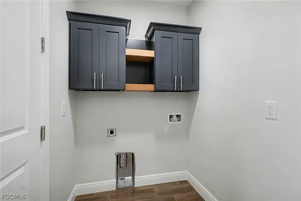 $2,150 | 3013 4th Street Southwest, Lehigh Acres, FL 33976