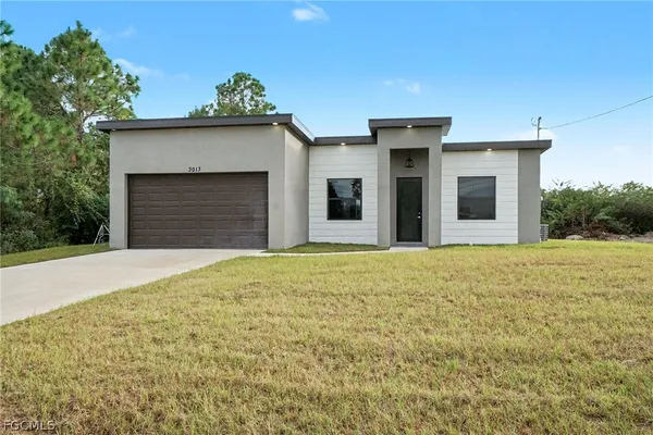 $2,150 | 3013 4th Street Southwest, Lehigh Acres, FL 33976