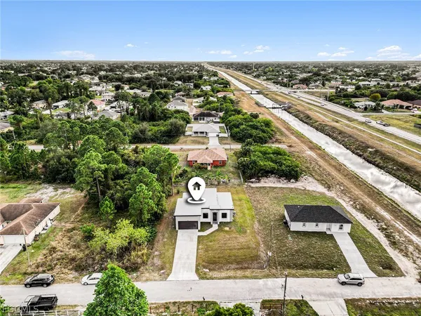 $2,150 | 3013 4th Street Southwest, Lehigh Acres, FL 33976
