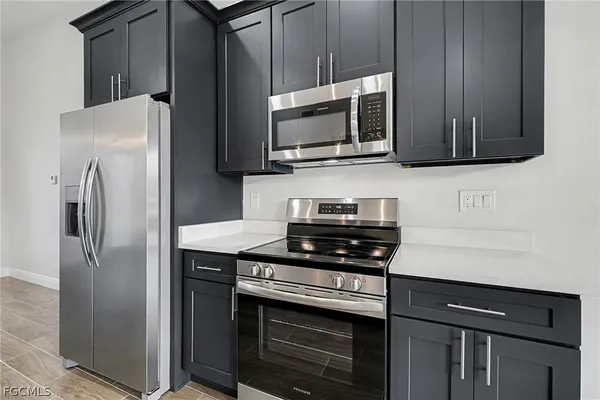 $2,150 | 3013 4th Street Southwest, Lehigh Acres, FL 33976