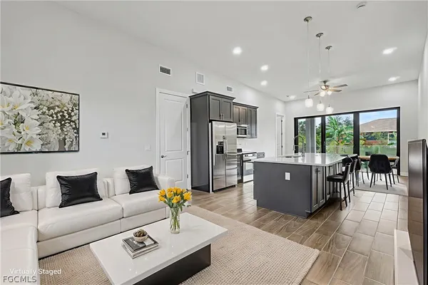 $2,150 | 3013 4th Street Southwest, Lehigh Acres, FL 33976