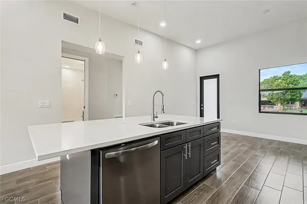 $2,150 | 3013 4th Street Southwest, Lehigh Acres, FL 33976