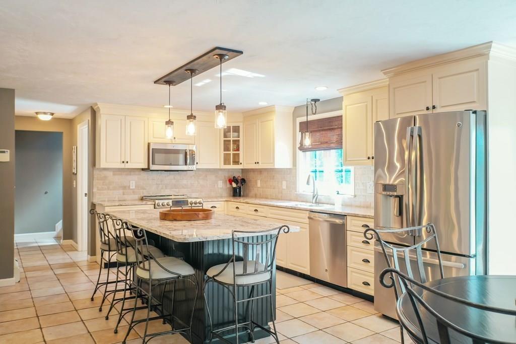 204 R Bourne Road Plymouth, MA 02360 - Photo 11 of 40 Gallery Image 11