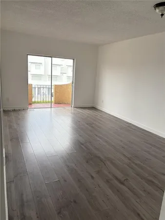 $2,100 | 3675 West 11th Avenue, Unit 320, Hialeah, FL 33012