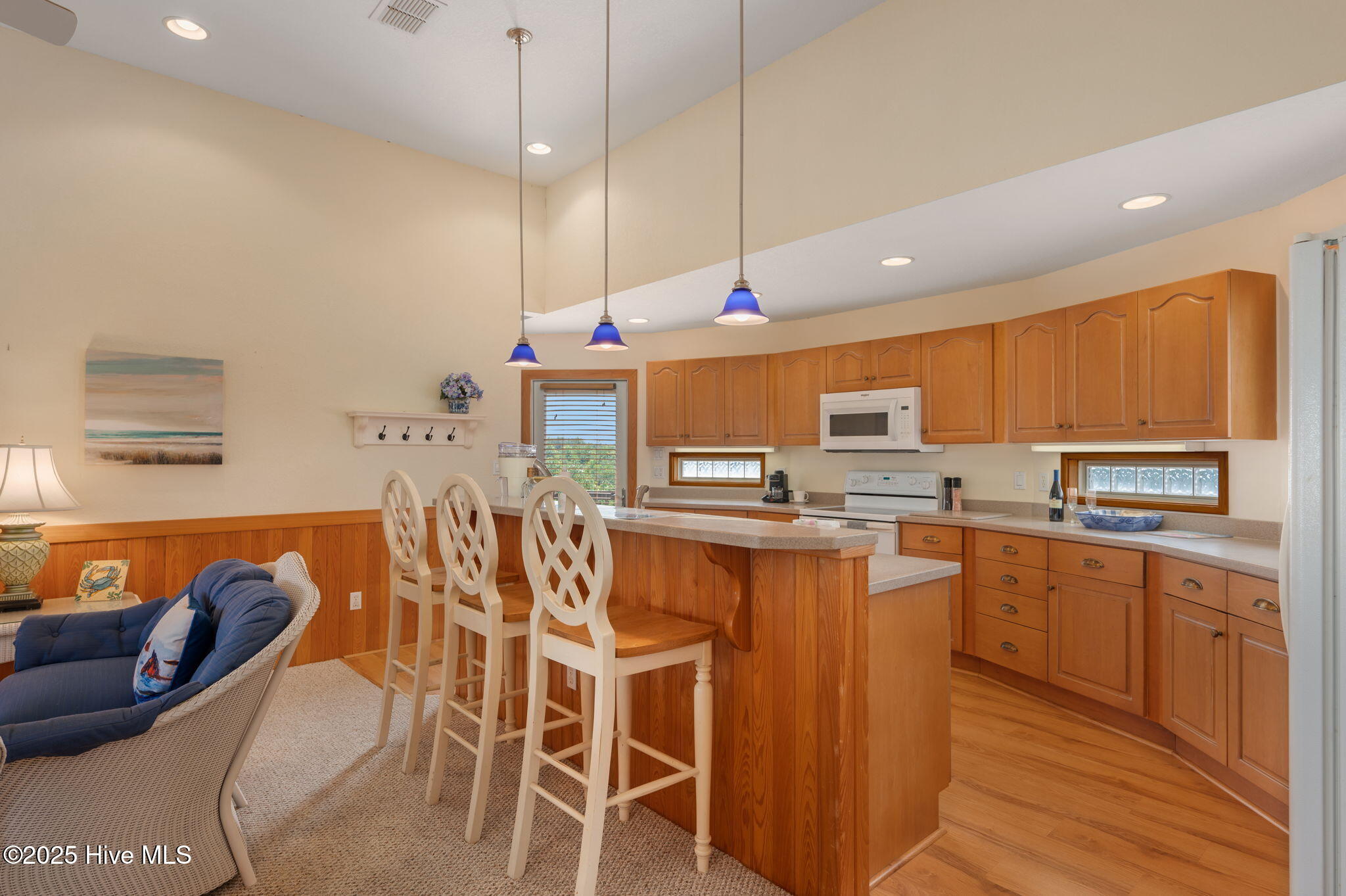 2094 Sandfiddler Road Corolla, NC 27927 - Photo 10 of 62 47-web-or-mls-2094-Sandfiddler-Kitchen