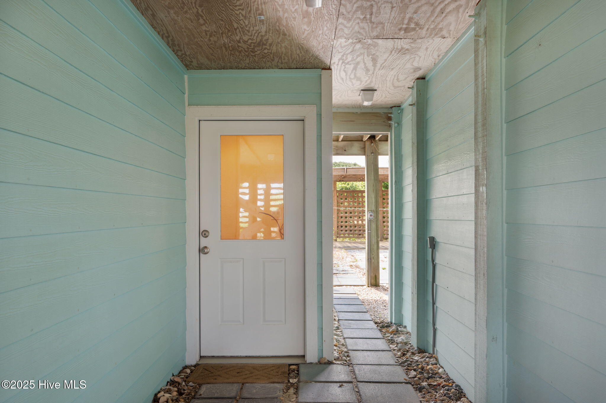 2094 Sandfiddler Road Corolla, NC 27927 - Photo 3 of 62 40-web-or-mls-2094-Sandfiddler-Entry