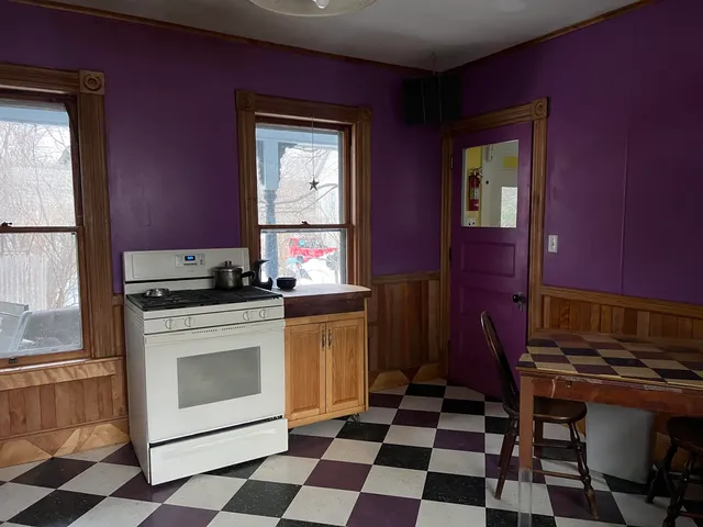 $275,000 | 16 Washington Street, Brattleboro, VT 05301