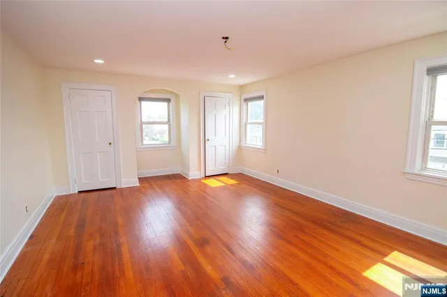 $3,800 | 29 13th Avenue, Elmwood Park, NJ 07407