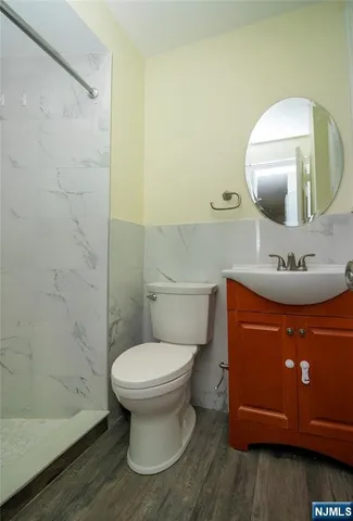 $3,800 | 29 13th Avenue, Elmwood Park, NJ 07407