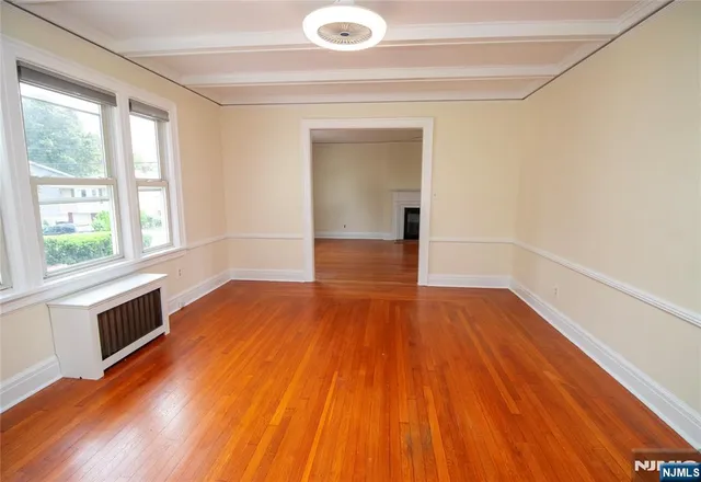 $3,800 | 29 13th Avenue, Elmwood Park, NJ 07407