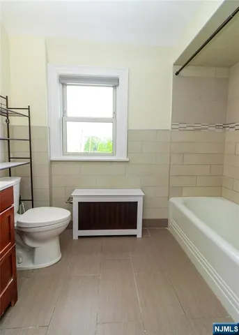 $3,800 | 29 13th Avenue, Elmwood Park, NJ 07407