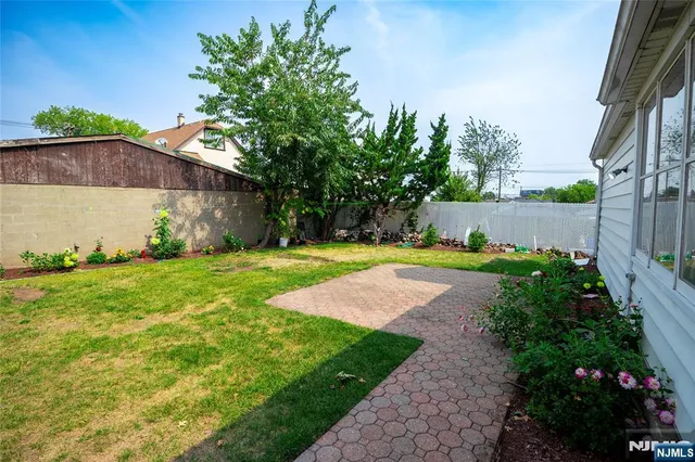 $3,800 | 29 13th Avenue, Elmwood Park, NJ 07407