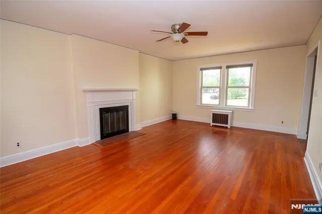 $3,800 | 29 13th Avenue, Elmwood Park, NJ 07407