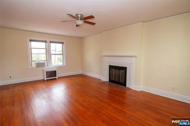 $3,800 | 29 13th Avenue, Elmwood Park, NJ 07407