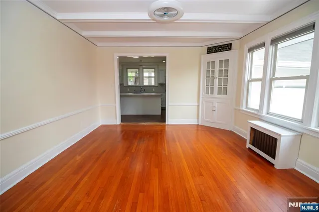 $3,800 | 29 13th Avenue, Elmwood Park, NJ 07407