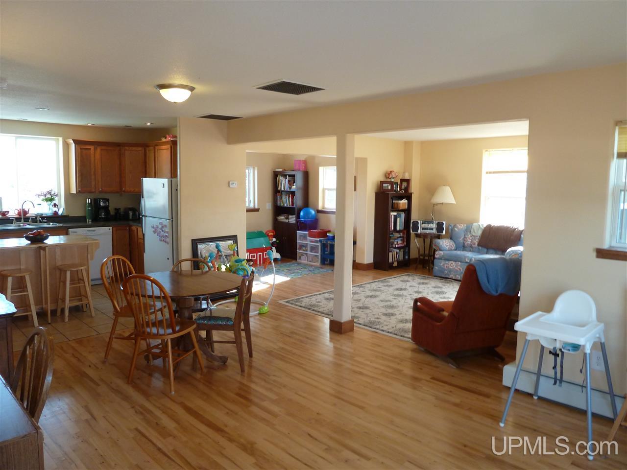 24944 Chestnut Street Calumet, MI 49913 - Photo 10 of 36 Gallery Image 10