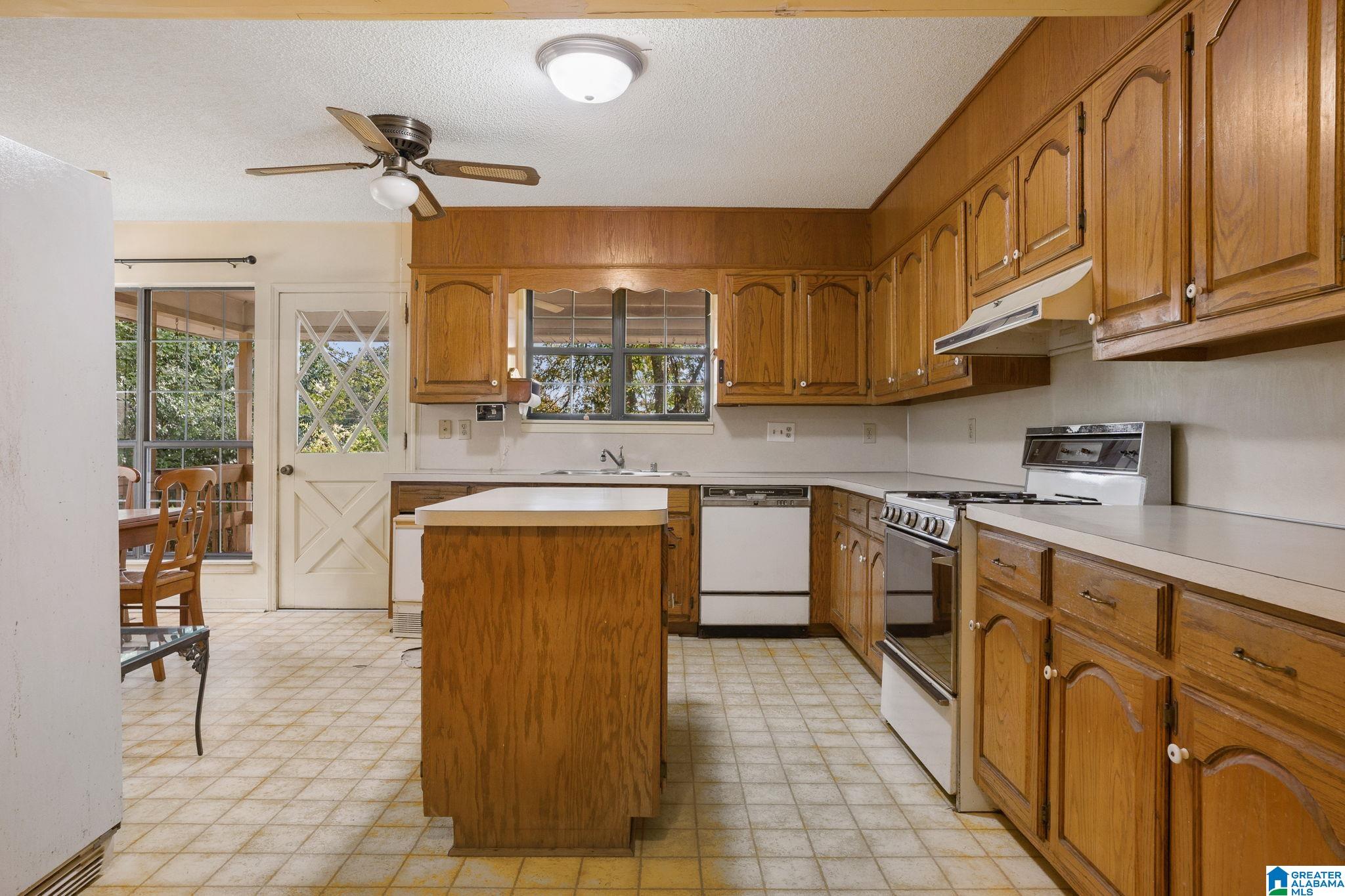 2815 Carlisle Road Birmingham, AL 35213 - Photo 9 of 29