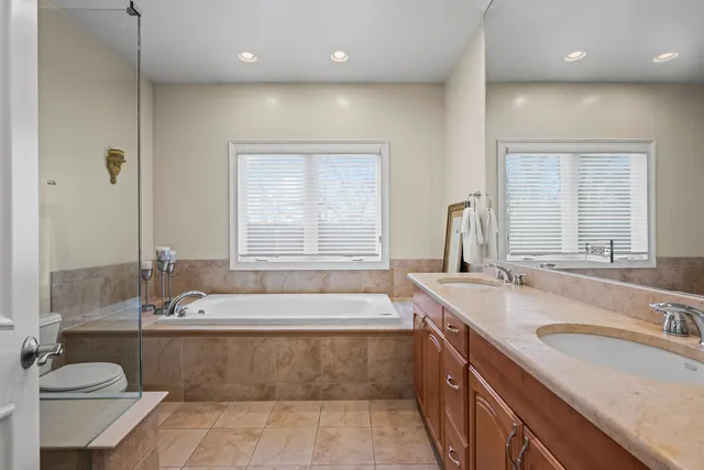 $850,000 | 2446 Western Avenue, Highland Park, IL 60035