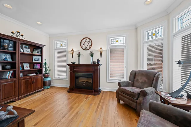 $850,000 | 2446 Western Avenue, Highland Park, IL 60035