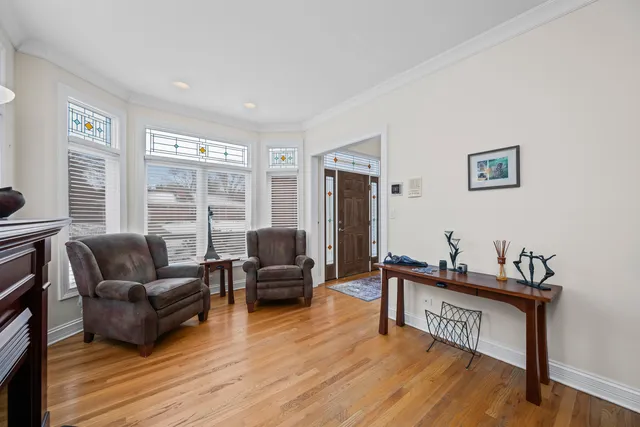 $850,000 | 2446 Western Avenue, Highland Park, IL 60035