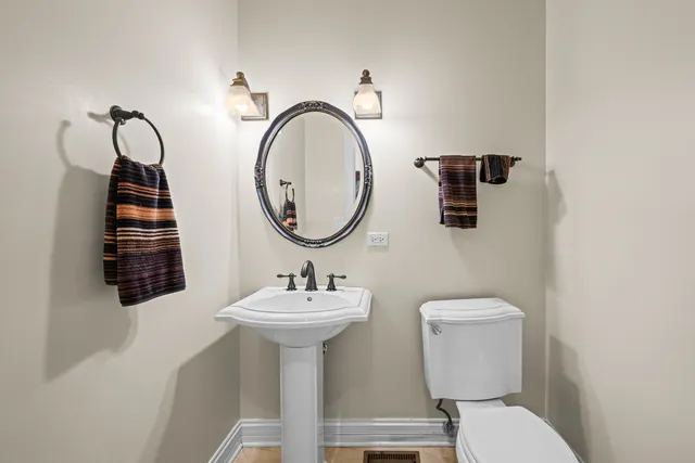 $850,000 | 2446 Western Avenue, Highland Park, IL 60035