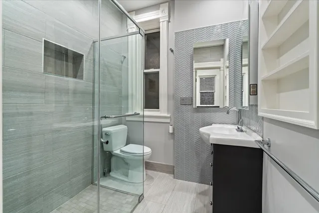 $3,000 | 1102 North Wolcott Avenue, Unit 2, Chicago, IL 60622