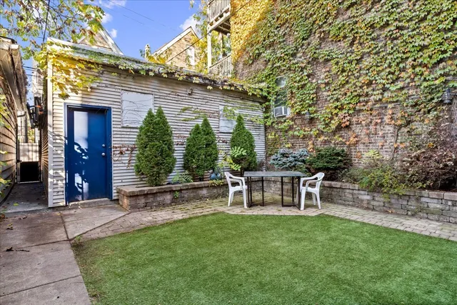 $3,000 | 1102 North Wolcott Avenue, Unit 2, Chicago, IL 60622