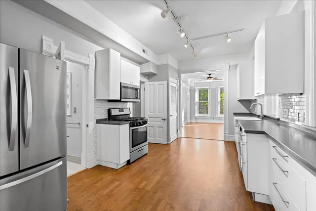 $3,000 | 1102 North Wolcott Avenue, Unit 2, Chicago, IL 60622