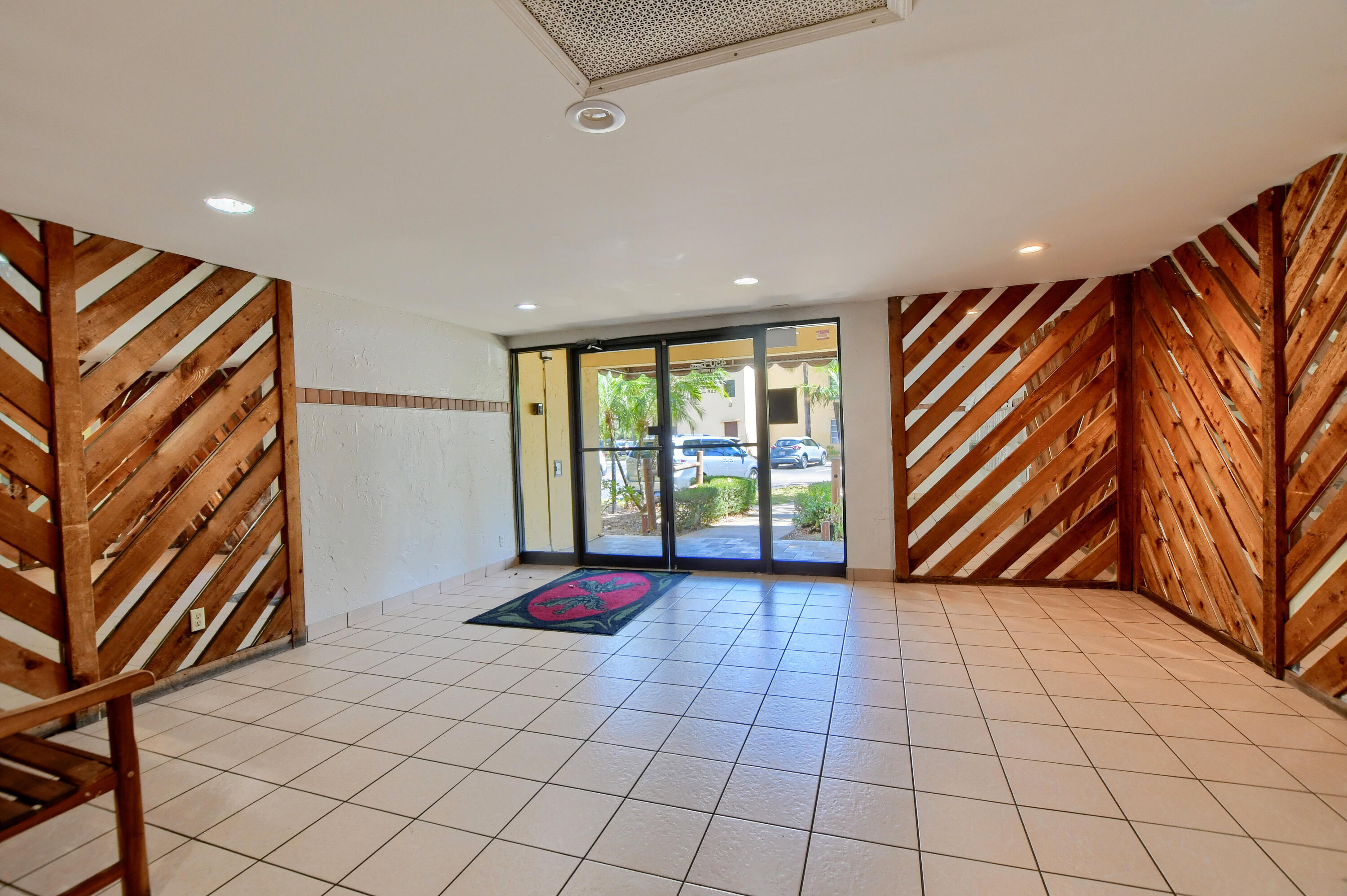 450 Northwest 20th Street, Unit 106 Boca Raton, FL 33431 - Photo 22 of 24 LOBBY