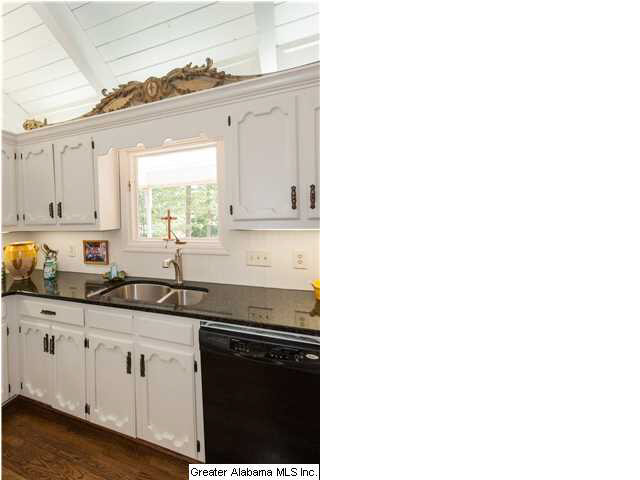 850 Jasmine Hill Road Pelham, AL 35124 - Photo 9 of 31