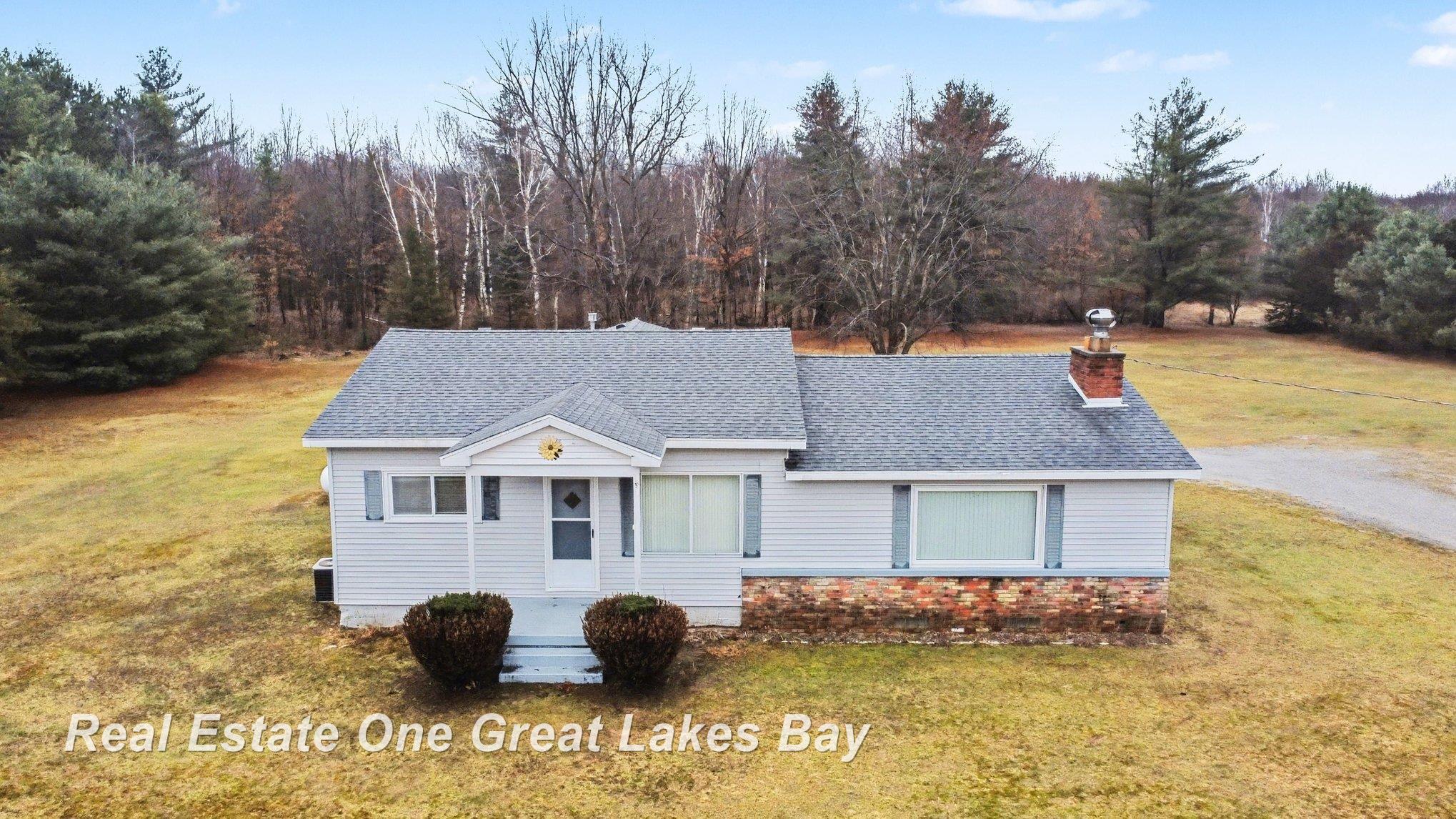 2750 East Deckerville Road Caro, MI 48723 - Photo 1 of 29