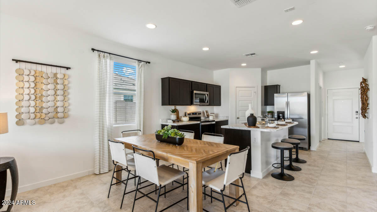 1685 West Spaulding Avenue Apache Junction, AZ 85120 - Photo 3 of 31 dalton dining area