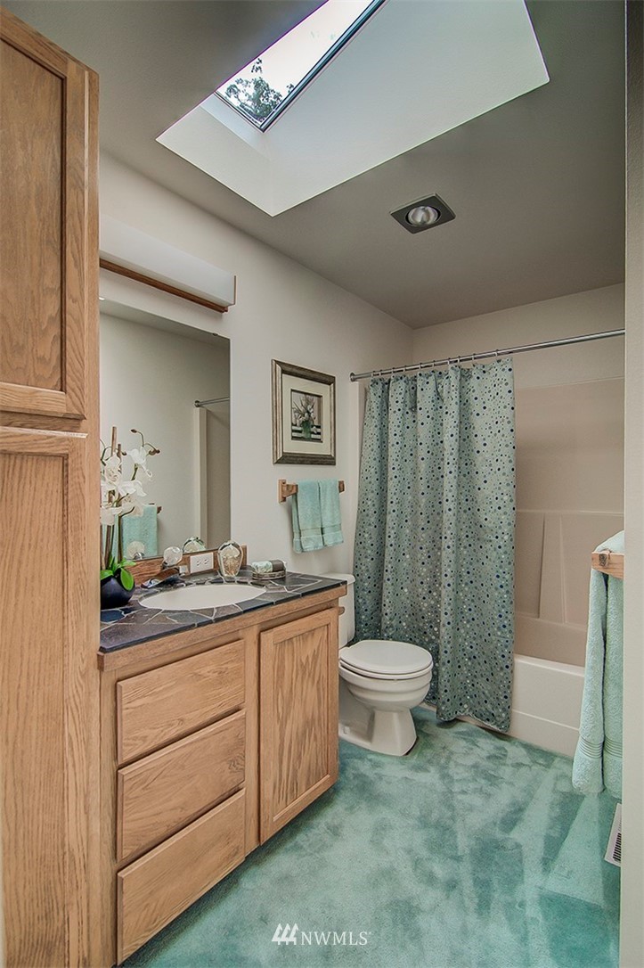 5221 Southwest Jacobsen Road Seattle, WA 98116 - Photo 20 of 25 Gallery Image 20